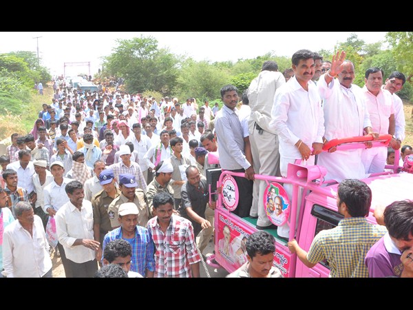 నాయిని