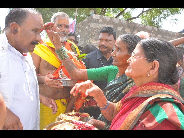 నాయిని