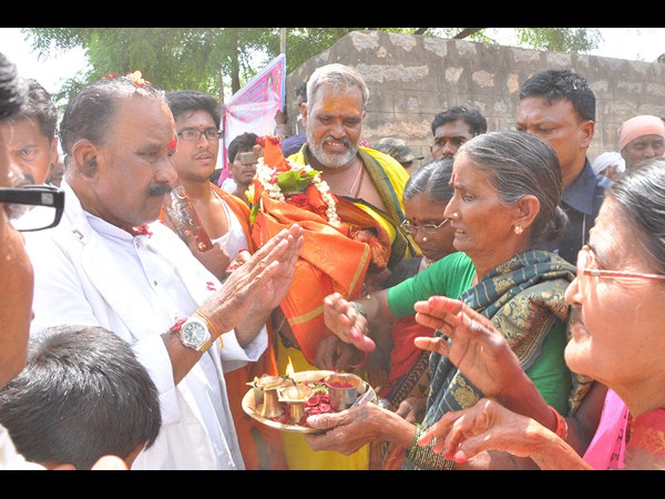 నాయిని