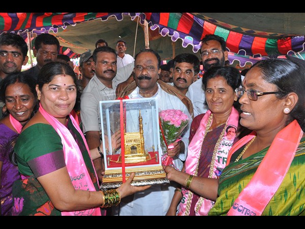 నాయిని