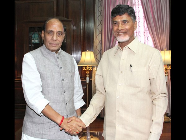 రాజ్నాథ్ సింగ్తో భేటీ