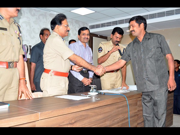 నేరాలను అరికట్టడానికి చర్యలు