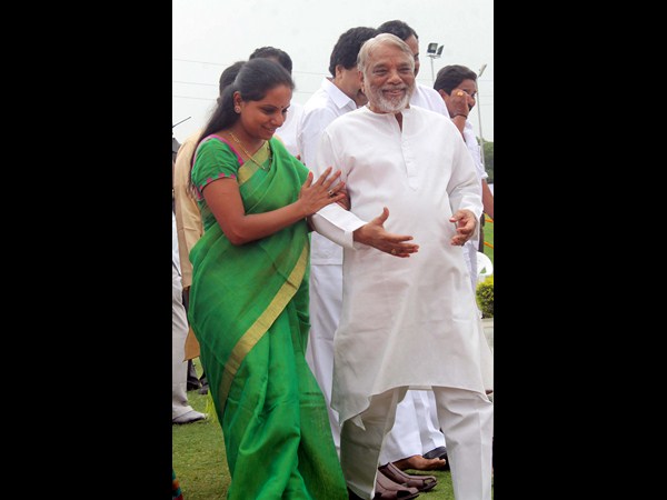 కల్వకుంట్ల కవిత, కేకే నివాళి