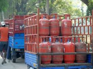 Non-subsidised LPG hiked by Rs.16.50 a cylinder Non-subsidised LPG hiked by Rs.16.50 a cylinder