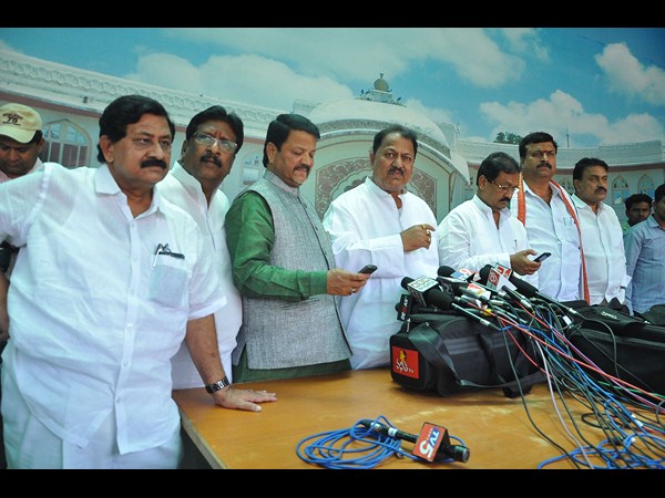 డీఎస్