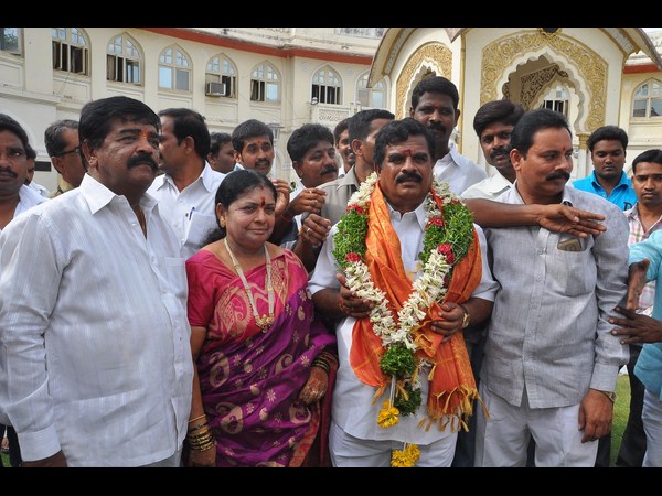 కుటుంబం, బంధువులు
