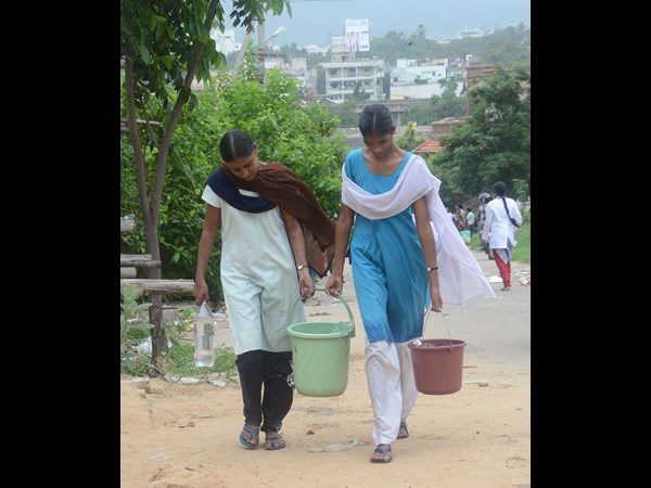 మున్సిపల్ కమిషనర్కు వినతి
