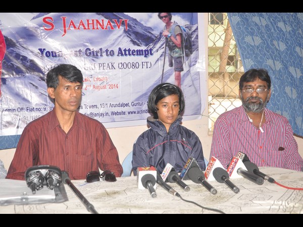 Visakha girl wants to climb Everest Visakha girl wants to climb Everest