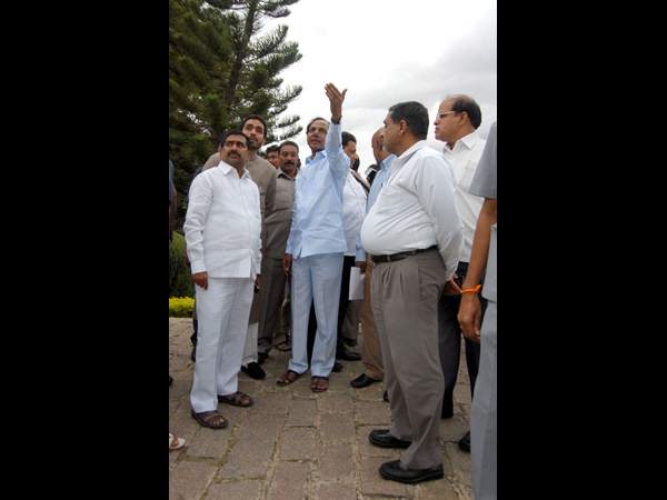 ఎర్రకోటలో మాదిరిగా..