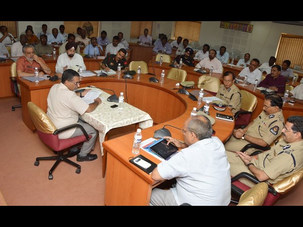 గోల్కొండ కోటపైనే..