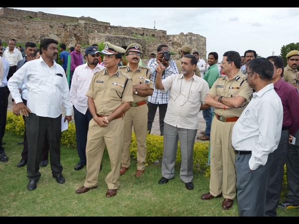 గోల్కొండ కోటలోనే..