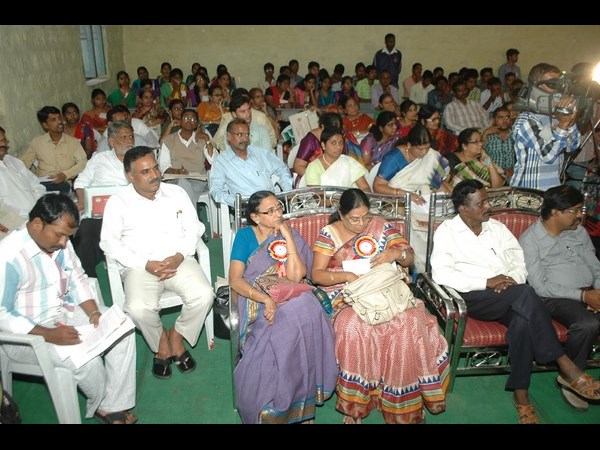 పెద్ద యెత్తున హాజరు