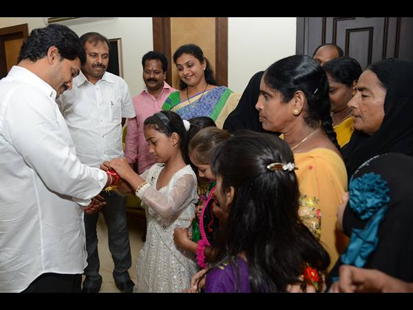 జగన్, రోజా