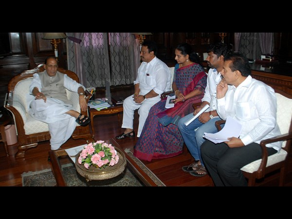రాజ్నాథ్తో టిఆర్ఎస్ ఎంపీలు