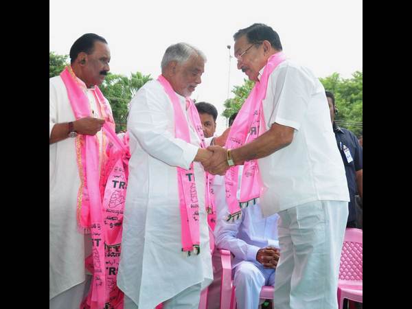 చేరికలు