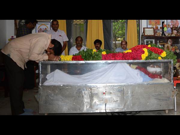 జీర్ణించుకోలేకపోతున్నా...