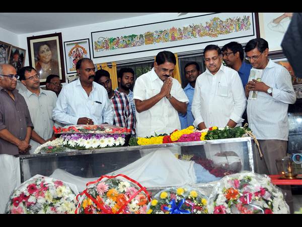 పల్లె రఘునాథ రెడ్డి నివాళి