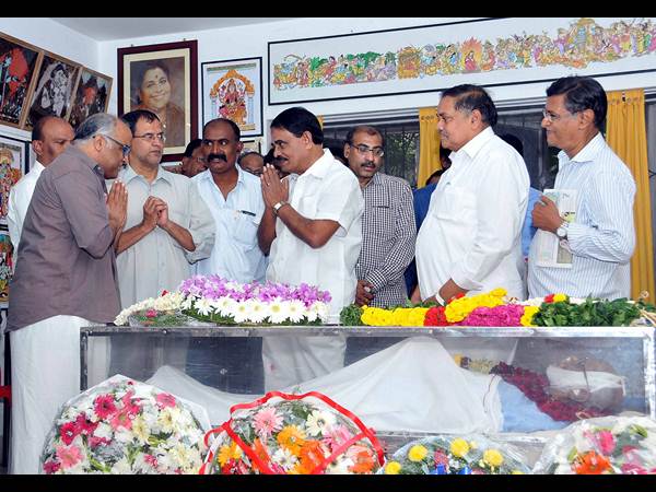 పల్లె రఘునాథ రెడ్డి ఇలా...
