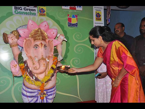 కవిత ప్రత్యేక పూజలు