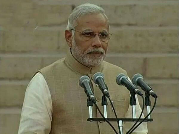 Narendra Modi with students Narendra Modi with students