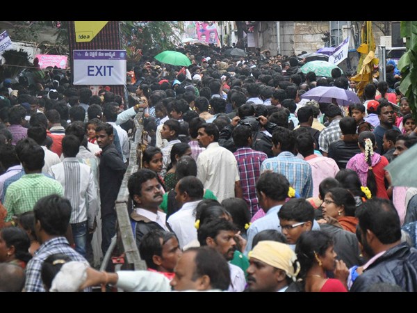 కెసిఆర్ హామీతో పెద్ద యెత్తున
