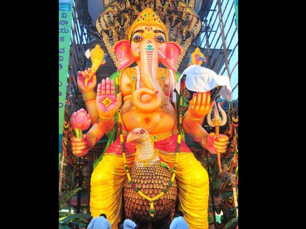 Ganesh Immersion: Short circuit at Khairatabad Ganesh Ganesh Immersion: Short circuit at Khairatabad Ganesh