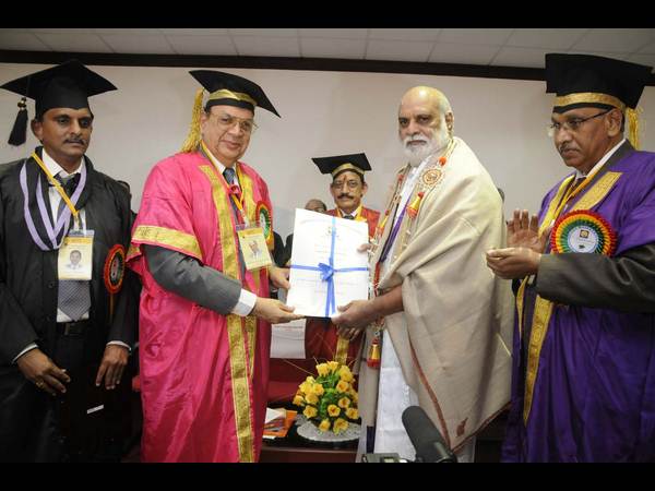 శివాజీ ఆడిటోరియంలో 'గీతం' స్నాతకోత్సవం