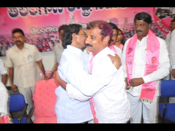 ఆలింగనం
