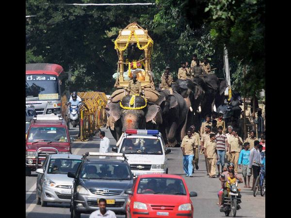 ప్రారంభమైన మైసూర్ దసరా ఉత్సవాలు