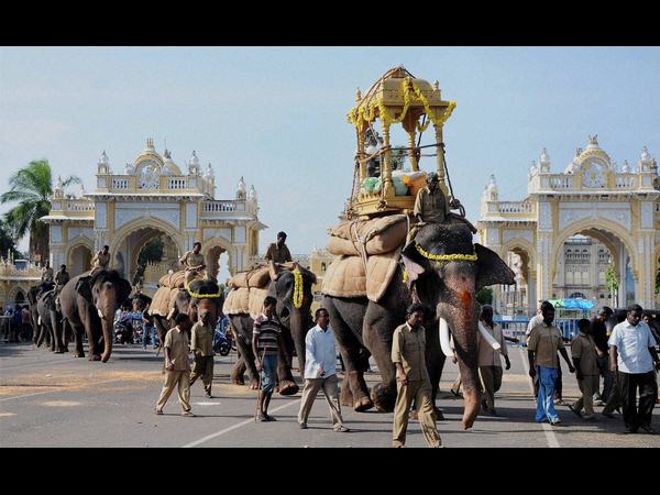 ప్రారంభమైన మైసూర్ దసరా ఉత్సవాలు