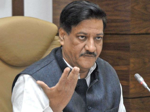 Maharashtra Chief Minister Prithviraj Chavan Resigns Maharashtra Chief Minister Prithviraj Chavan Resigns