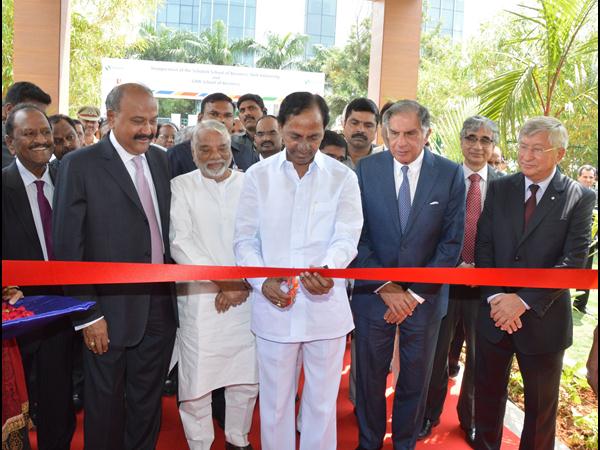 బిజినెస్ స్కూల్ ప్రారంభం