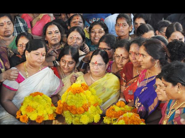 కెసిఆర్ సతీమణి శోభ