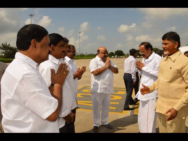 బాబుకు స్వాగతం