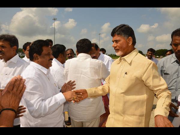 బాబుకు స్వాగతం