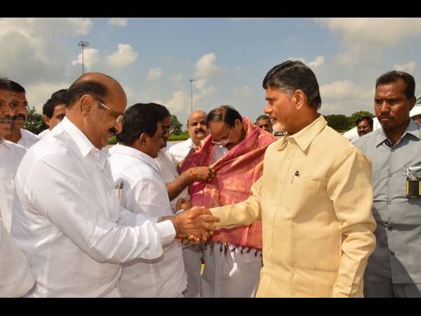 బాబుకు స్వాగతం