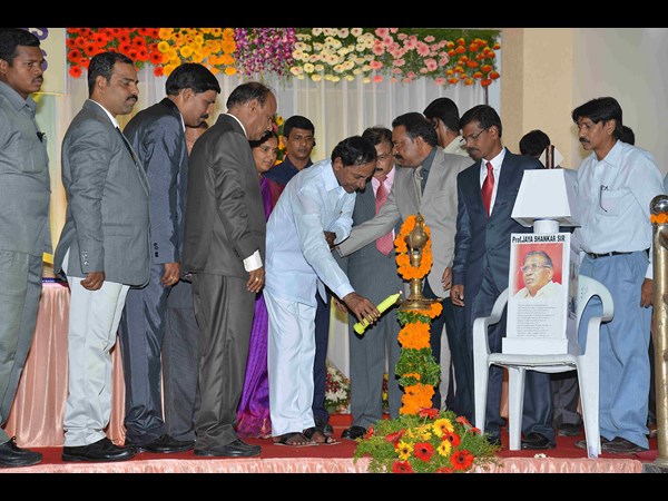 వజ్రాల తెలంగాణ సాధించే సంపద మనది: కేసీఆర్