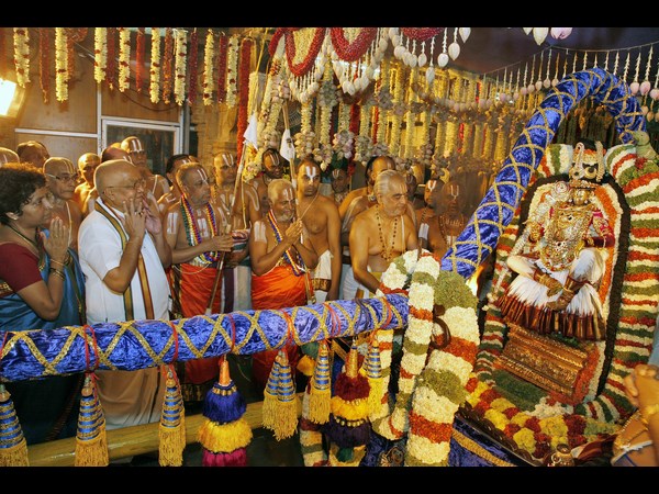 మోహినీ అవతారంలో..