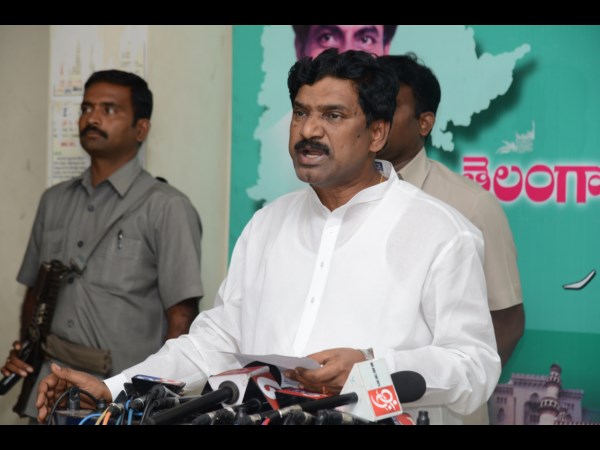 దిగిరాని జూడాలు: రాజయ్య అనుమానాలు