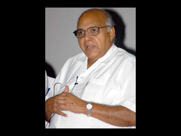 Chevireddy sent legal notice to Ramoji and Parakala Chevireddy sent legal notice to Ramoji and Parakala