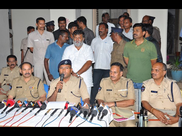 సుధీర్ అరెస్టు