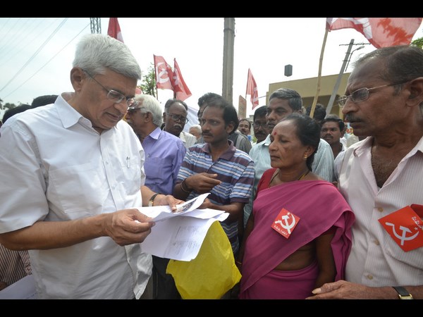 వినతిపత్రం సమర్పణ