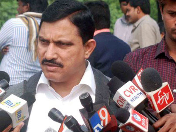 Minister Sujana defaulted on Mauritius Bank loan as well Minister Sujana defaulted on Mauritius Bank loan as well