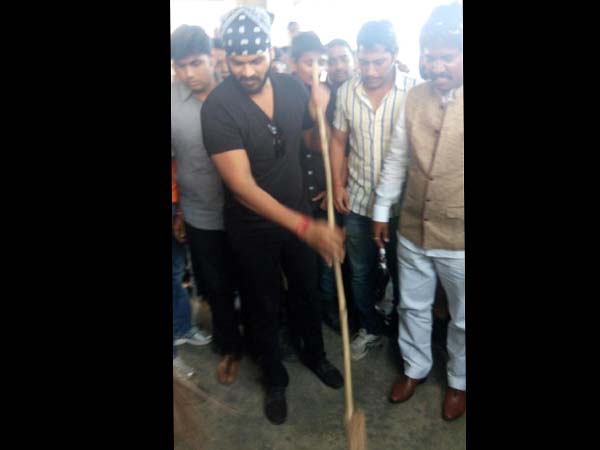 Manchu Laxmi and Manoj participates swachh bharat Manchu Laxmi and Manoj participates swachh bharat
