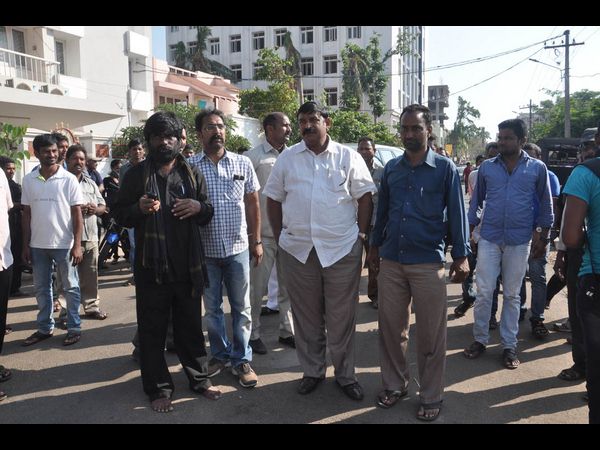 డంపింగ్ యార్డులో మంటలు.. శ్రమించిన అగ్నిమాపక సిబ్బంది