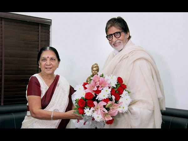 అమితాబ్ను మెచ్చుకున్న గుజరాత్ సీఎం ఆనందీబెన్ పటేల్