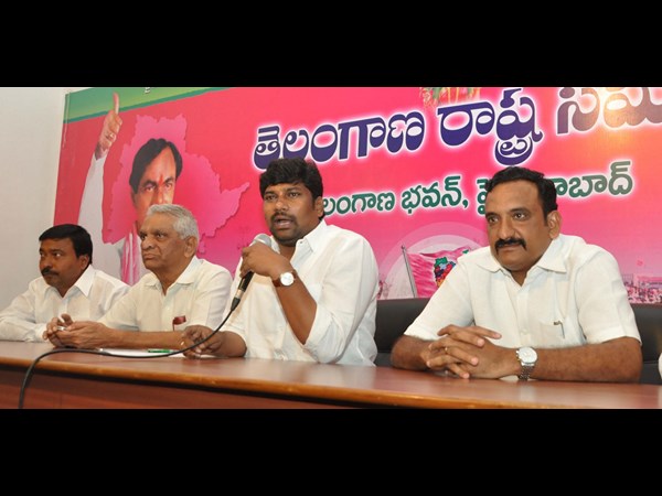 Balka Suman hits out at Nara Lokesh Balka Suman hits out at Nara Lokesh