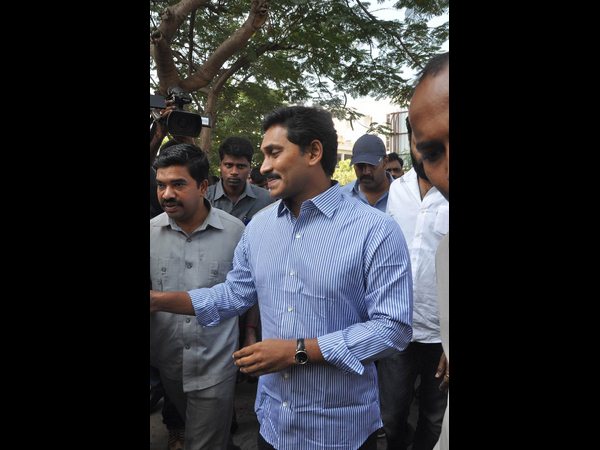 వైయస్ జగన్