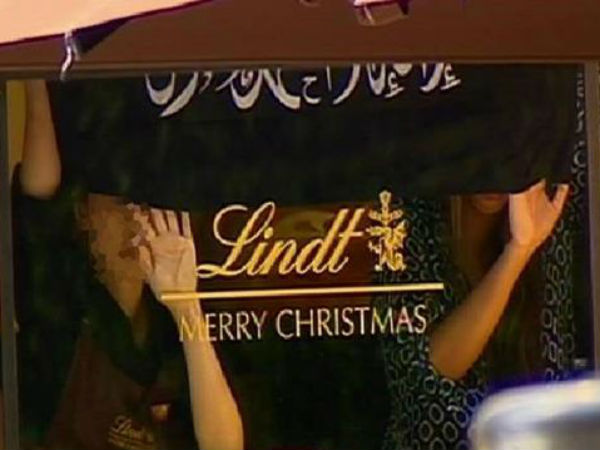IS gunman take several people hostage at cafe in Sydney IS gunman take several people hostage at cafe in Sydney