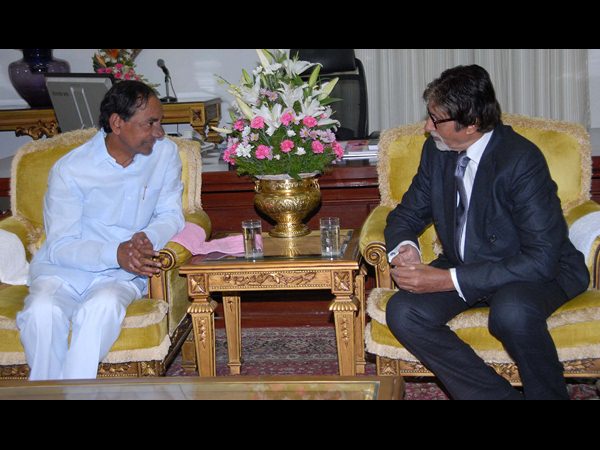 కేసీఆర్ ఇంటికి అమితాబ్, నాగ్